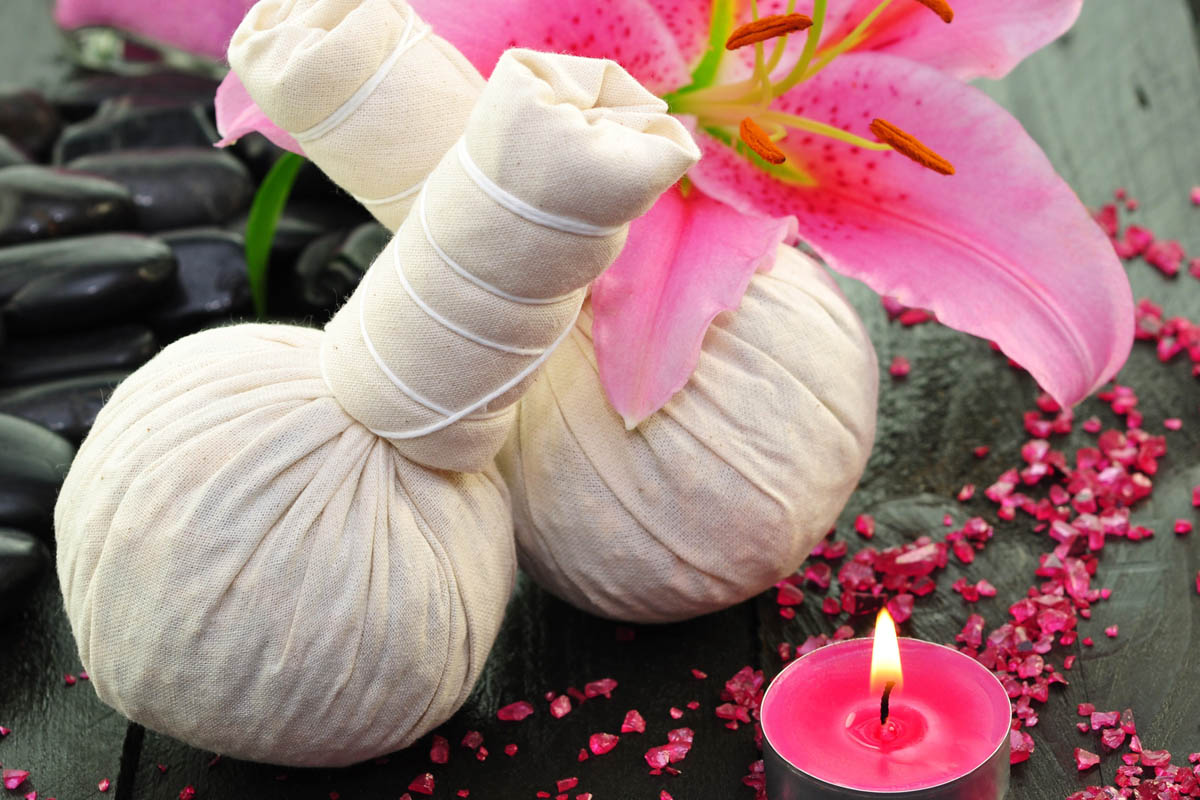 Kräuterstempelmassage